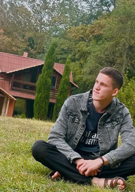 Я Кирилл, 20, знакомлюсь без обязательств в Астрахани