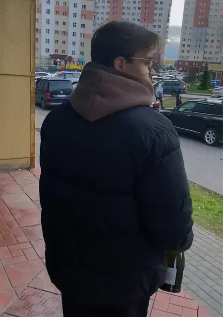 Я Дмитрий, 18, из Кемерово, ищу знакомства без обязательств