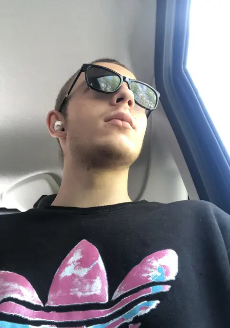 Никита из Владимира, мне 20, познакомлюсь на одну ночь