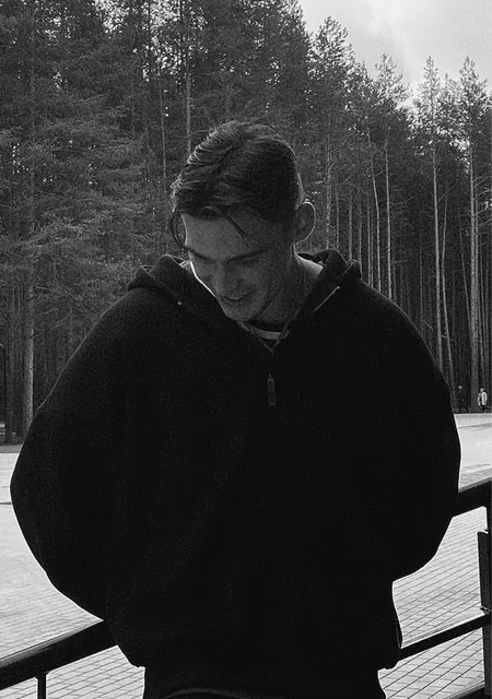 Я Рома, 25, из Краснодара, ищу знакомство для совместных путешествий