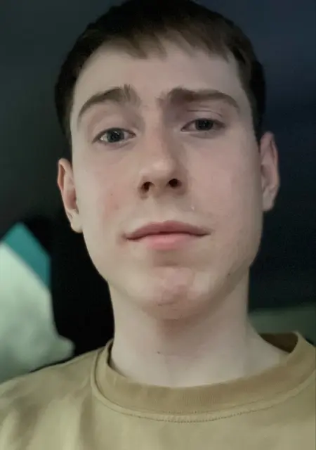 Владислав из Сыктывкара, мне 21, познакомлюсь для общения