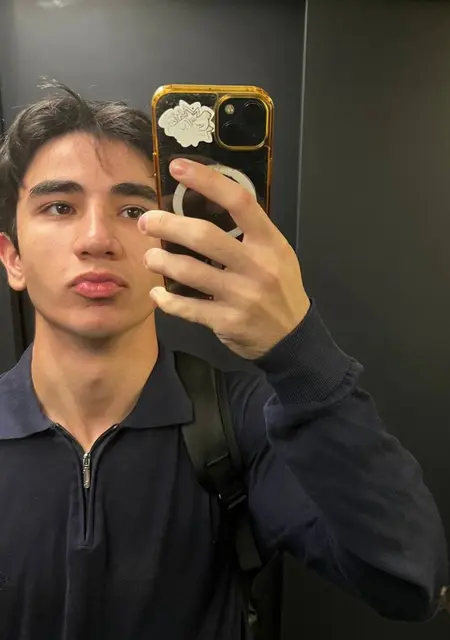 Раф из Москвы, мне 19, познакомлюсь на одну ночь