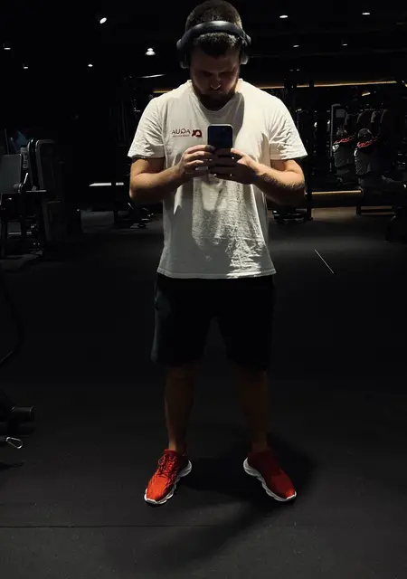 Я Дмитрий, 27, знакомлюсь на одну ночь в Барнауле