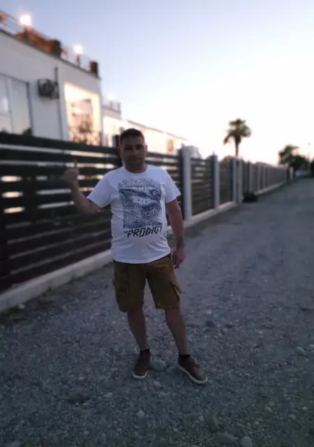 Денис из Нижнекамска, мне 40, познакомлюсь для вирта