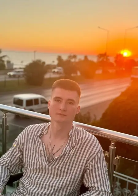 Я Artem, 25, из Саранска, ищу знакомства без обязательств