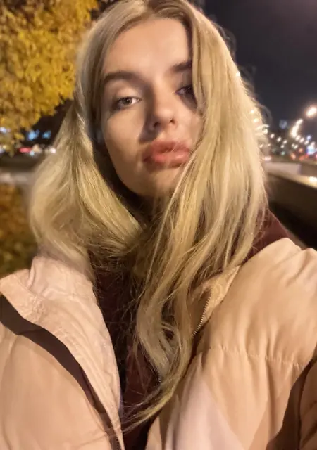 Вика из Люберец, ищу на сайте открытые отношения