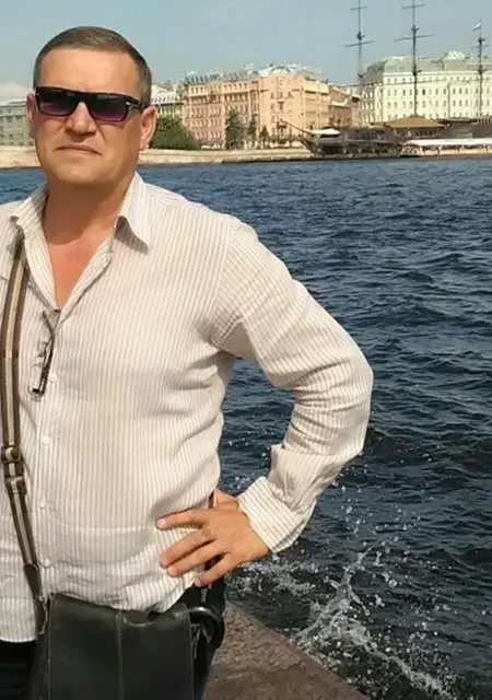 Гриша из Чехова, ищу на сайте знакомства на одну ночь