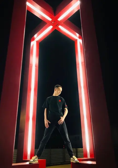 Даниил из Тольятти, мне 20, познакомлюсь без обязательств