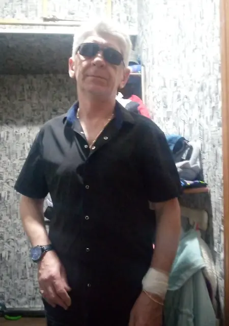 Макс из Барнаула, ищу на сайте знакомства на одну ночь