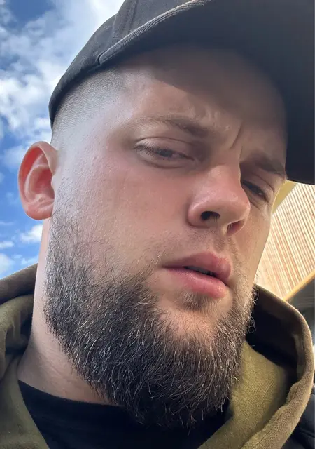 Роман из Новокузнецка, ищу на сайте знакомства на одну ночь