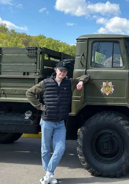 Алексей из Арзамаса, мне 22, познакомлюсь для открытые отношения