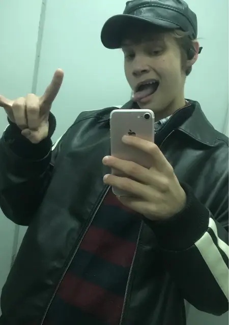 Я Иван, 19, знакомлюсь без обязательств в Кимрах