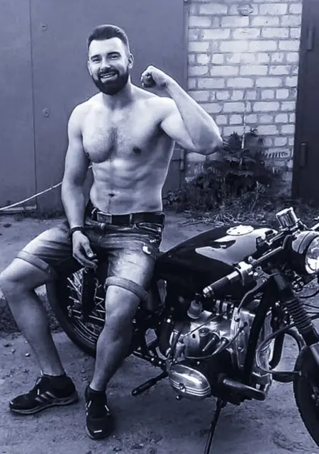 Макс из Евпатории, ищу на сайте дружбу