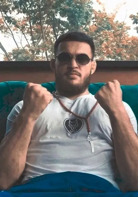 Иван из Анапы, мне 19, познакомлюсь для вирта