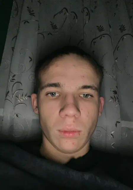 Я Дмитрий, 18, знакомлюсь на одну ночь в Липецке