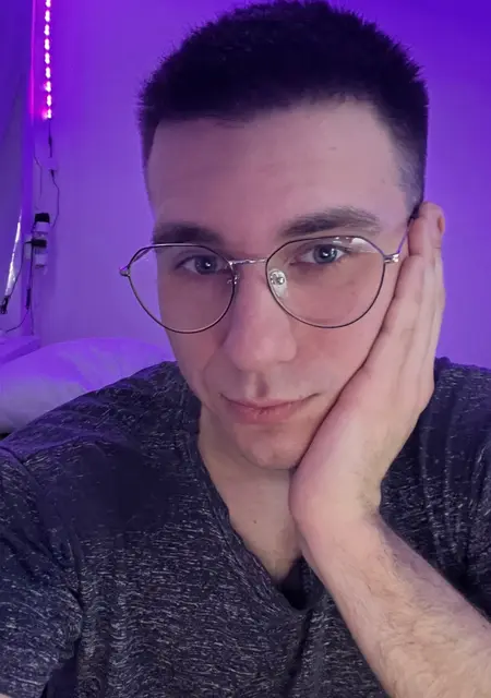 Борис из Новомосковска, мне 22, познакомлюсь для приятного времяпровождения