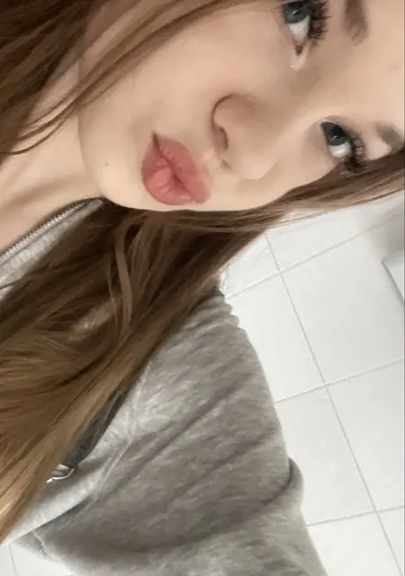 Я Настена, 18, из Воронежа, ищу знакомство для вирта