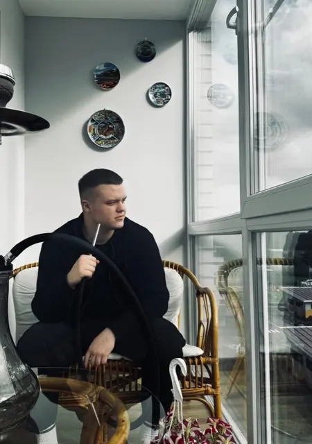 Влад Акулов из Вологды, мне 19, познакомлюсь для вирта