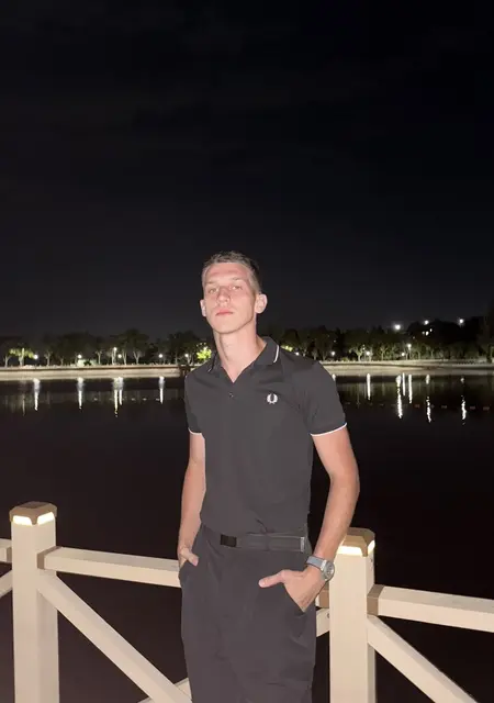 David из Москвы, мне 21, познакомлюсь на одну ночь