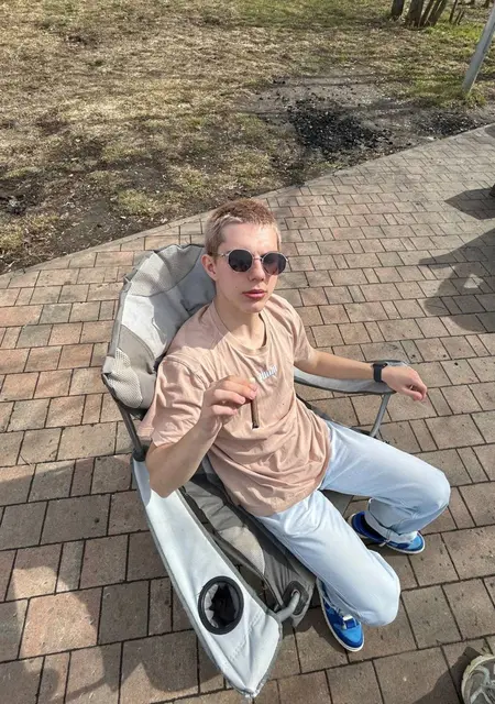 Я Илья, 19, из Люберец, ищу знакомства без обязательств