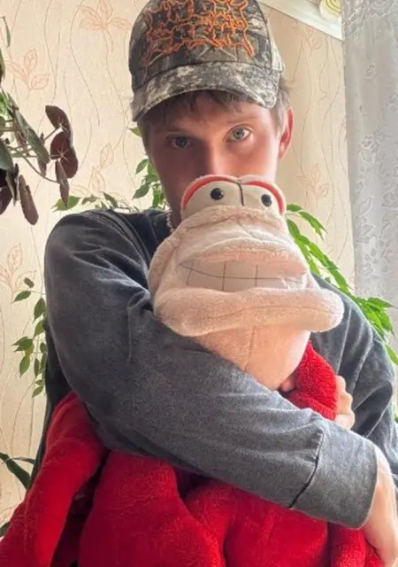 Я Влад, 19, знакомлюсь без обязательств в Кирове