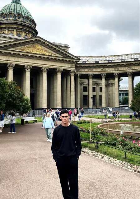 Астемир из Майкопа, мне 21, познакомлюсь на одну ночь