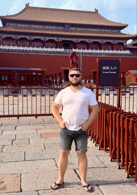 Антон из Лобни, ищу на сайте знакомства на одну ночь