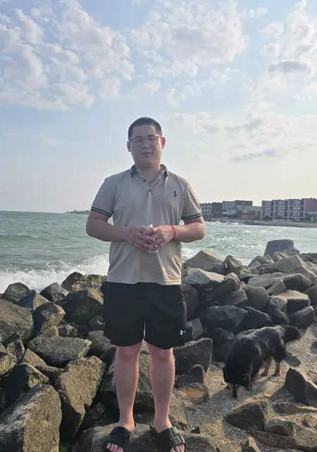 Я Роман, 24, из Бердянска, ищу знакомство для приятного времяпровождения