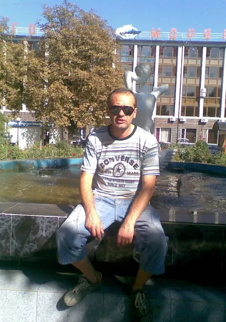 Я Юрий, 58, из Одессы, ищу знакомства на одну ночь