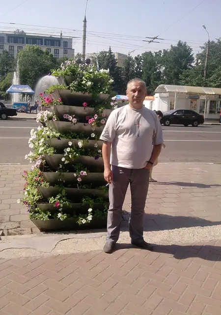 Я Вадим, 48, из Ржева, ищу знакомства на одну ночь