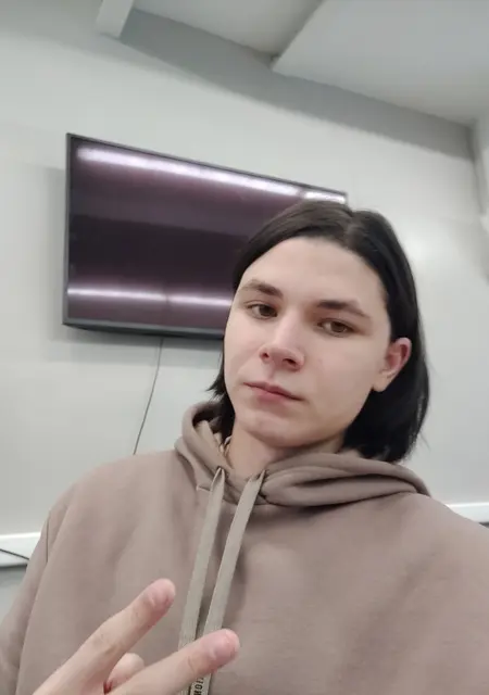 Константин из Чебоксар, мне 20, познакомлюсь для общения