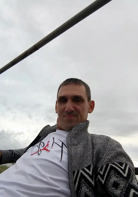 Я Сергей, 46, знакомлюсь на одну ночь в Санкт-Петербурге