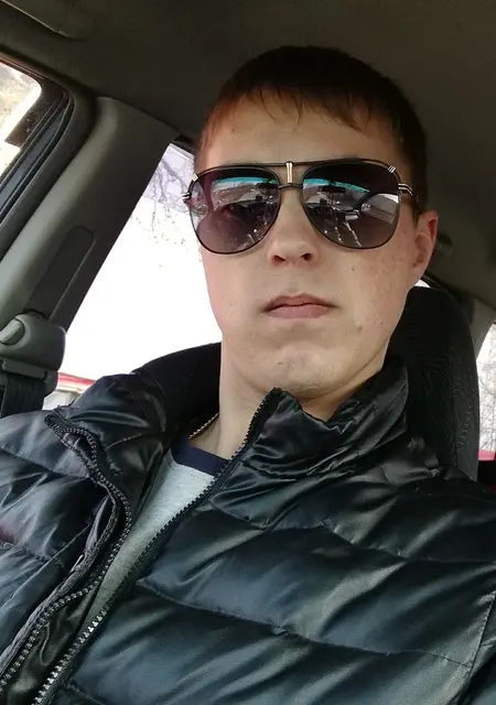 Андрей из Большого Камня, мне 36, познакомлюсь на одну ночь