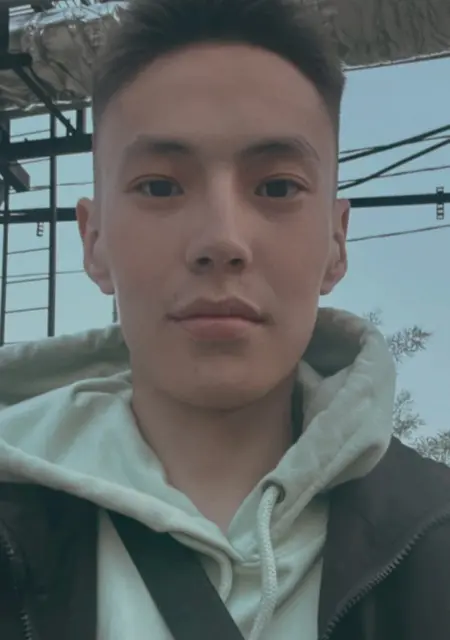 Николас из Якутска, мне 20, познакомлюсь на одну ночь