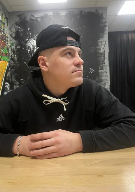 Max из Череповца, мне 31, познакомлюсь для общения