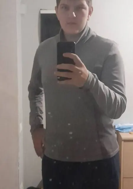 Я Кирилл, 19, из Владимира, ищу знакомства без обязательств