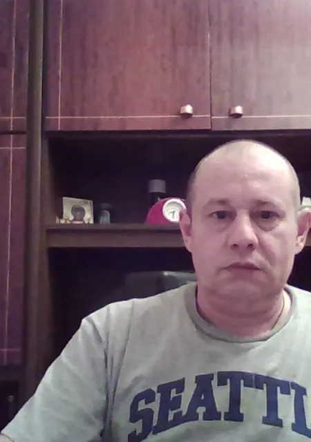 Александр из Климовска, мне 58, познакомлюсь без обязательств