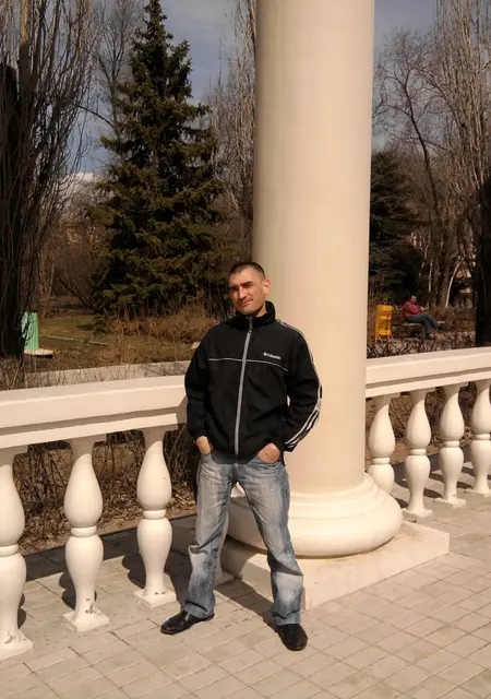Я Евгений, 44, из Волжского, ищу знакомства на одну ночь
