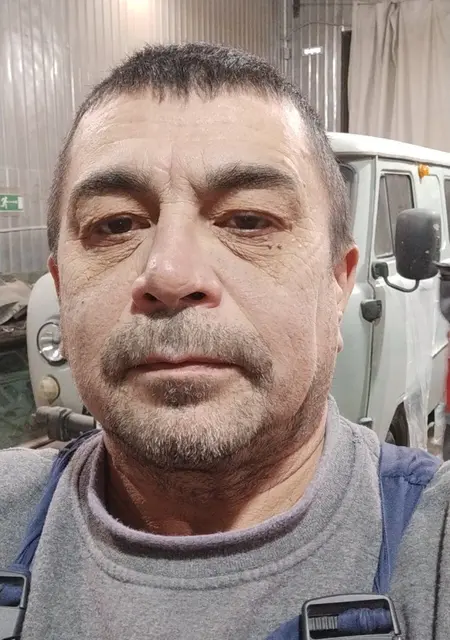 Рома из Якутска, ищу на сайте знакомства на одну ночь