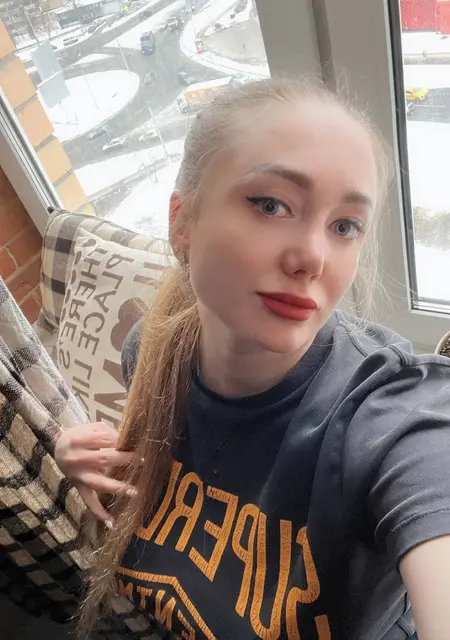 Irina из Евпатории, ищу на сайте общение