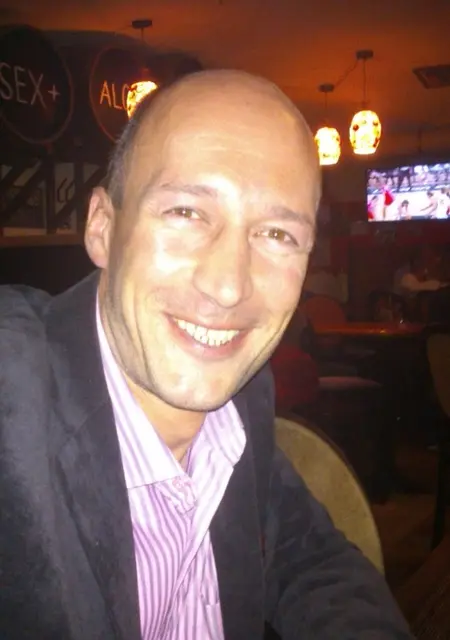 Я Алексей, 48, из Санкт-Петербурга, ищу знакомство для постоянных отношений