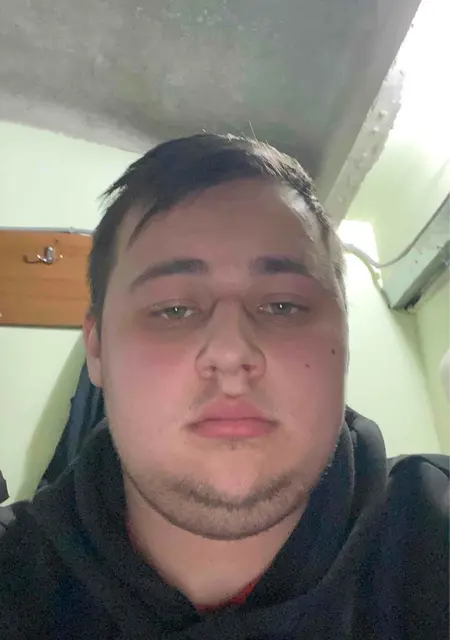 Я Данил, 21, из Уфы, ищу знакомства без обязательств