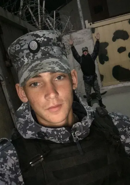 Рома из Майкопа, мне 21, познакомлюсь для постоянных отношений