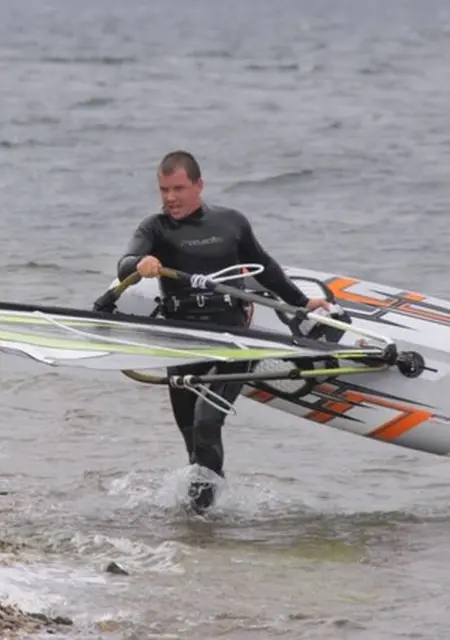 Михаил из Артема, ищу на сайте знакомства на одну ночь