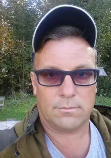 Я Александр, 53, из Серпухова, ищу знакомства без обязательств