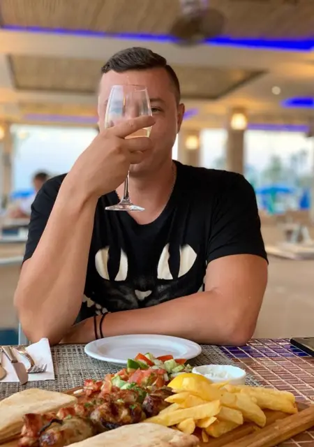 Александр из Альметьевска, мне 39, познакомлюсь для вирта