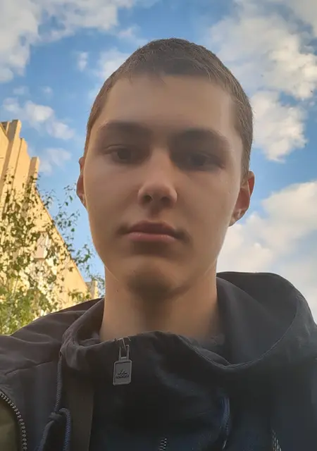 Я Данил, 21, из Донецка, ищу знакомства без обязательств