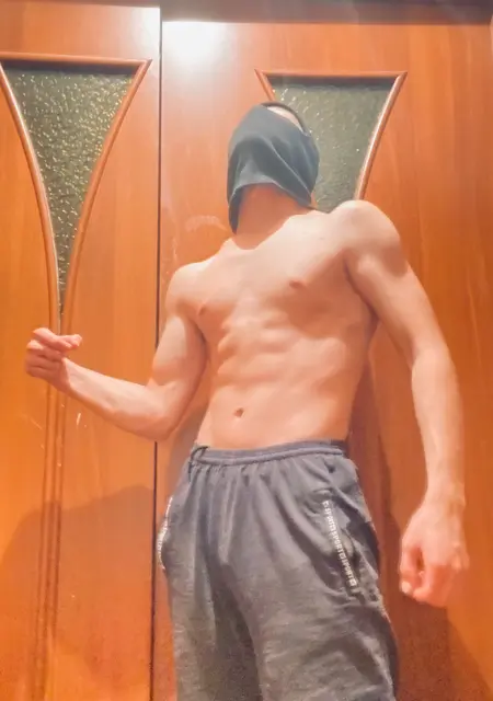 Я Никита, 20, знакомлюсь для открытые отношения в Сургуте