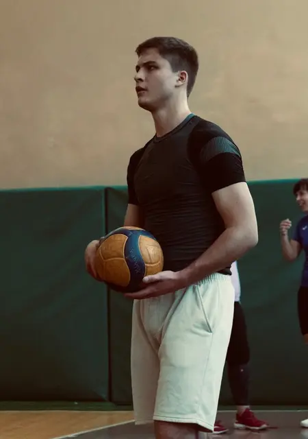 Я Денис, 22, знакомлюсь без обязательств в Гатчине