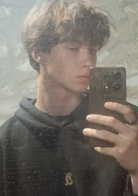 Я Костя, 18, знакомлюсь без обязательств в Твери